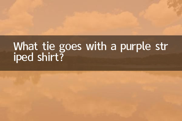 ¿Qué corbata va con una camisa de rayas moradas?