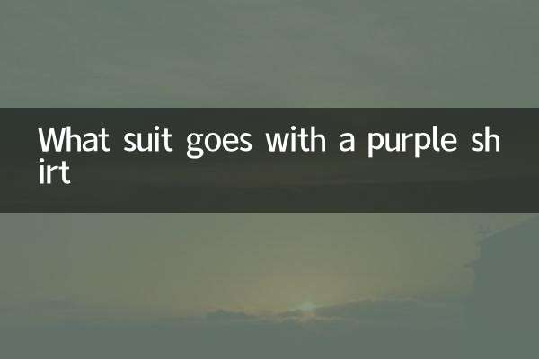 Quel costume va avec une chemise violette