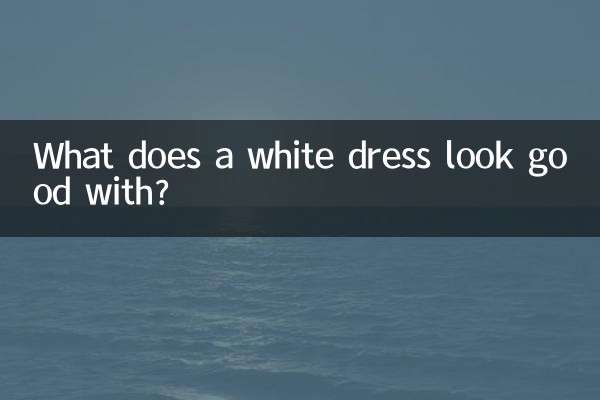 ¿Con qué queda bien un vestido blanco?