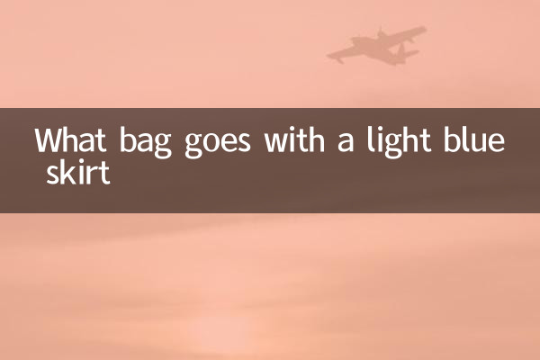 Que bolsa combina com saia azul clara