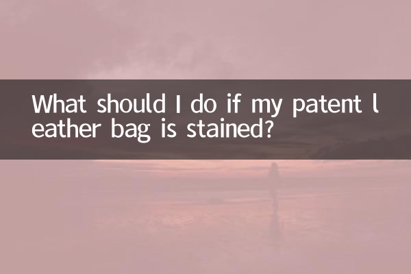 O que devo fazer se minha bolsa de couro envernizado estiver manchada?