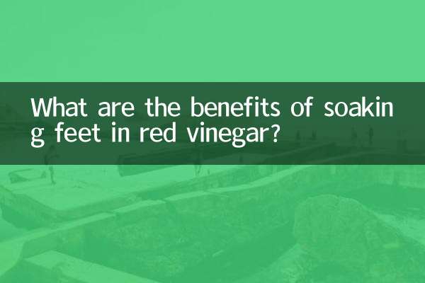What are the benefits of soaking feet in red vinegar?