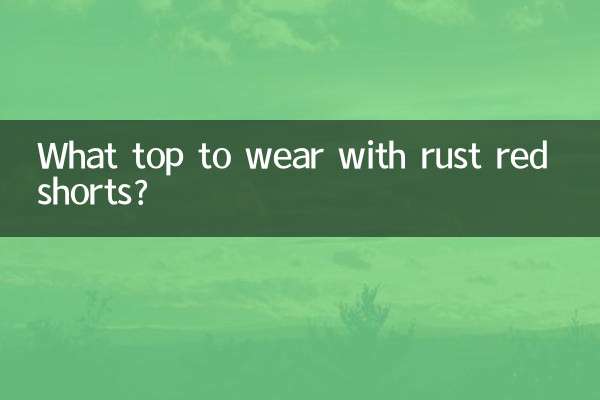 Quale top indossare con i pantaloncini rosso ruggine?