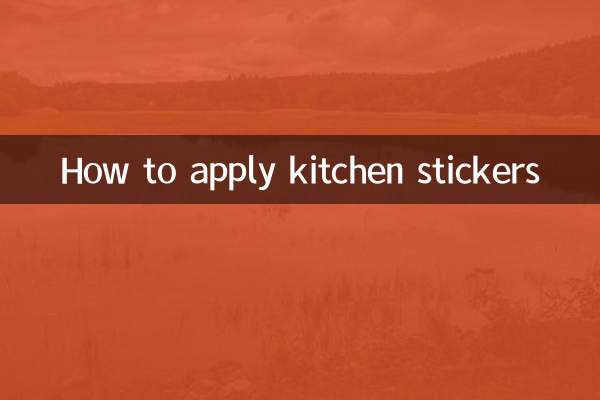 So bringen Sie Küchenaufkleber an