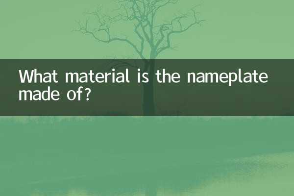 ¿De qué material está hecha la placa de identificación?
