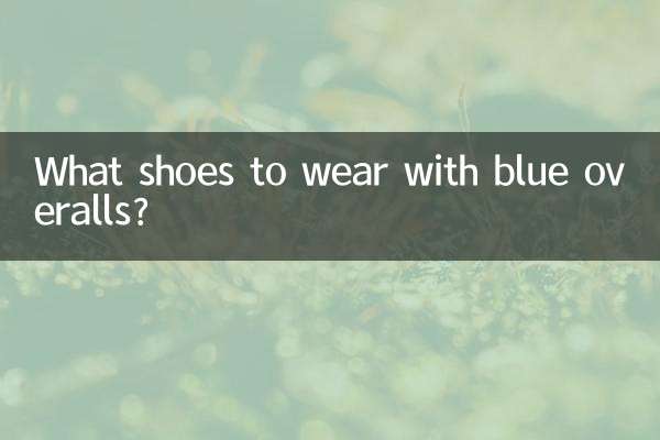 Quelles chaussures porter avec une salopette bleue ?